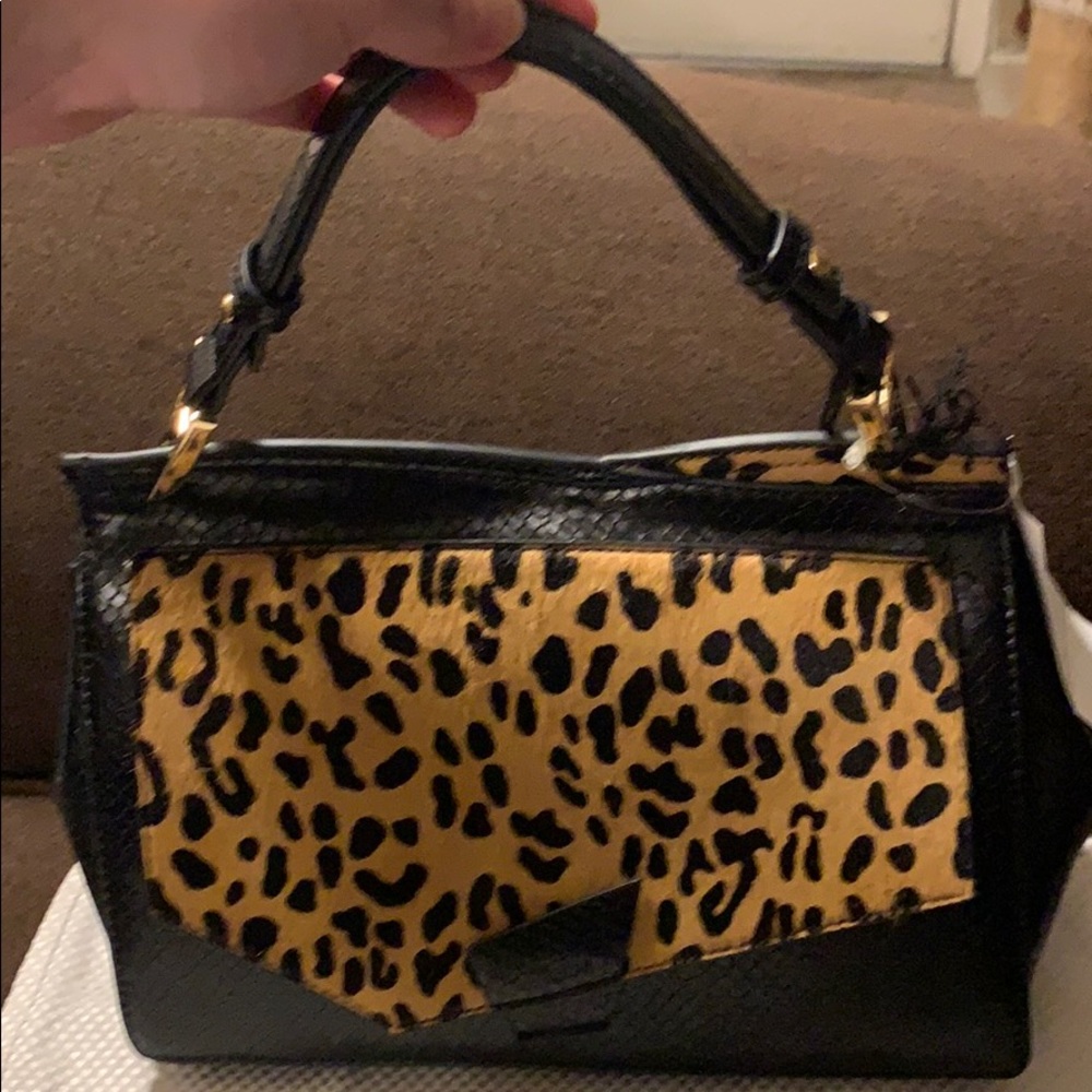 NWT Moda Luxe Leopard and Black beautiful purse